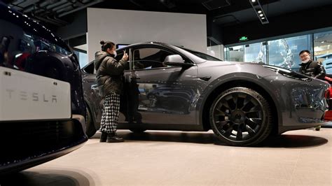 Tesla is now an official Chinese government car .